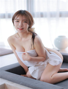《男生和女生在屋里一起怼怼怼的视频-小猪视频在线观看下载免费》