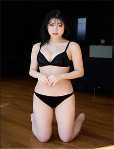 《大胸美女裸身色诱网站-jiucao视频在线观看》