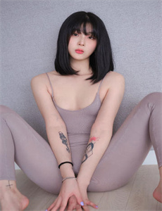 《与黑人大黑机巴做爰A片-小萱》