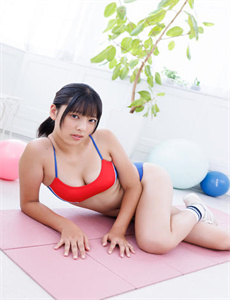 《赵薇主演的电影-月亮与乳房》